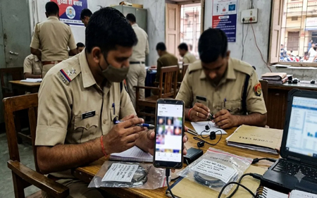 स्पाय कैमरे से महिलाओं के आपत्तिजनक वीडियो बनाने का आरोप, मोबाइल में मिलीं 40 से ज्यादा रिकॉर्डिंग