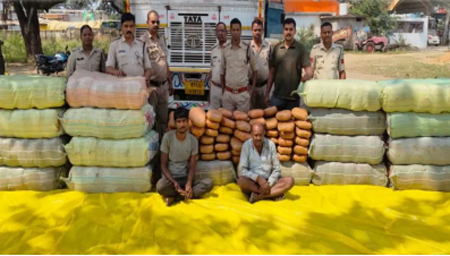 ट्रक से 1.13 करोड़ का गांजा जब्त, तस्करी का तरीका देख पुलिस भी रह गई हैरान