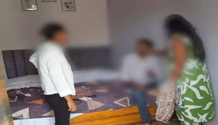 होटल में हाईवोल्टेज ड्रामा:पत्नी ने दूसरी युवती के साथ पति को पकड़ा, चप्पलों से की पिटाई
