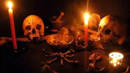 एक ही परिवार के तीन लोगों की निर्मम हत्या से सनसनी, जादू-टोने के शक में आरोपियों ने घटना को दिया अंजाम