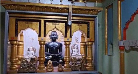 जैन मंदिर में चोरी, सोने-चांदी के साथ डीवीआर भी ले उड़े चोर, सुरक्षा व्यवस्था पर उठे सवाल