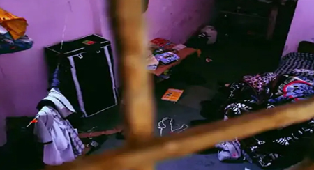 छात्रा का नग्न शव क्लासमेट के रूम में मिला : 3 दिन से लापता थी