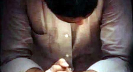 एमपी में पिस्टल अड़ाकर प्रॉपर्टी कारोबारी से ओरल सेक्स, लाखों रुपये के चेक साइन कराए